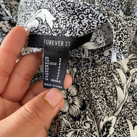 Forever 21 Black White Floral Ruffle Mini Dress • Long Sleeve • Smocked Waist • - Picture 3 of 7